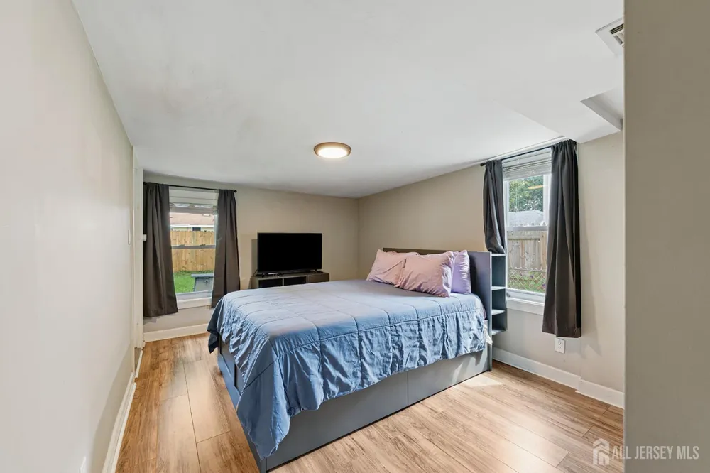 285 Shoreland Circle Old Bridge, NJ 08879