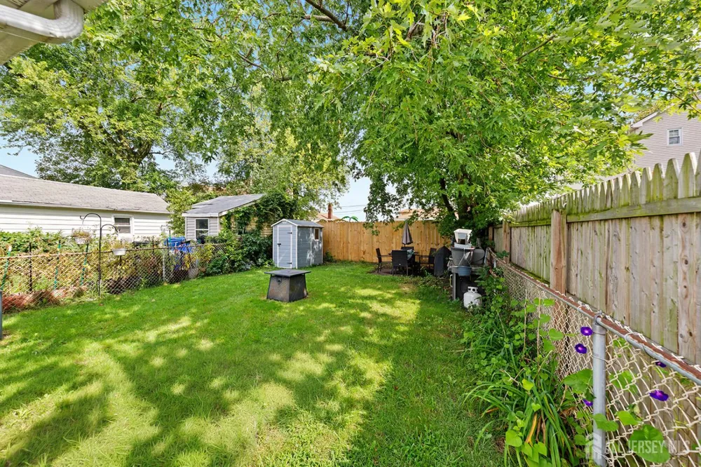 285 Shoreland Circle Old Bridge, NJ 08879