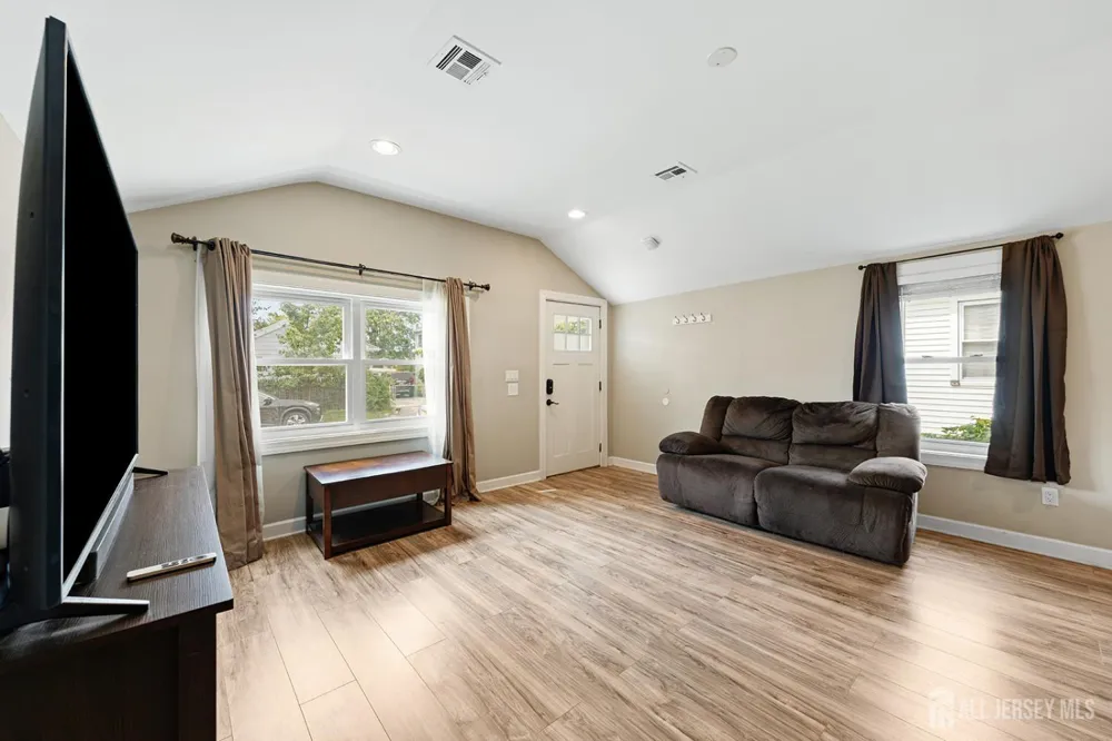 285 Shoreland Circle Old Bridge, NJ 08879