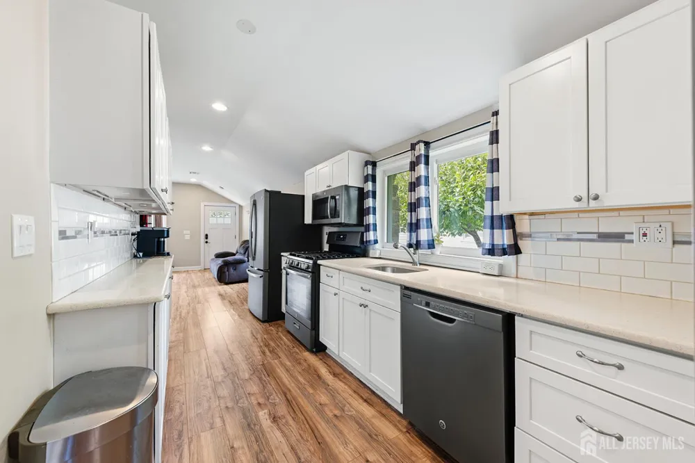 285 Shoreland Circle Old Bridge, NJ 08879