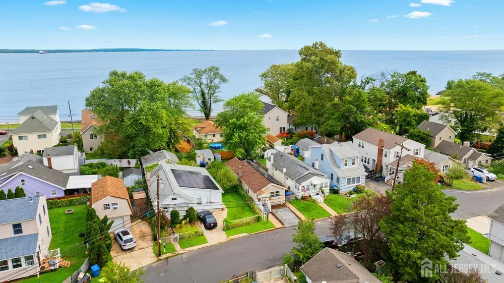 285 Shoreland Circle Old Bridge, NJ 08879
