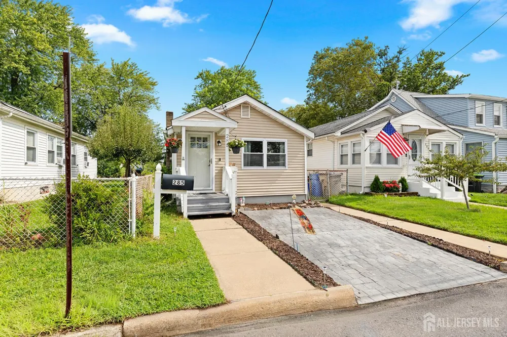 285 Shoreland Circle Old Bridge, NJ 08879