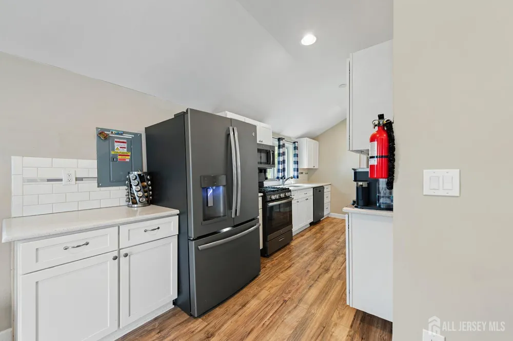 285 Shoreland Circle Old Bridge, NJ 08879