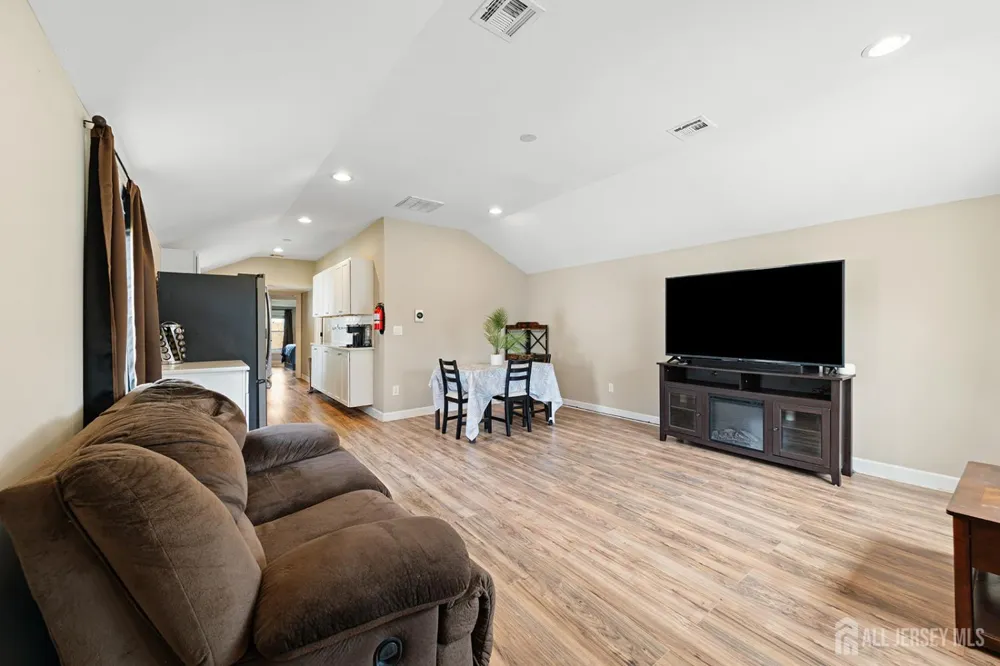 285 Shoreland Circle Old Bridge, NJ 08879