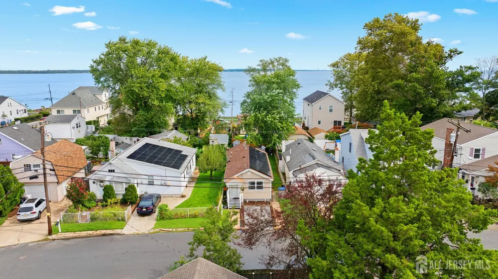 285 Shoreland Circle Old Bridge, NJ 08879