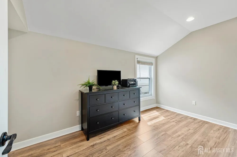 285 Shoreland Circle Old Bridge, NJ 08879