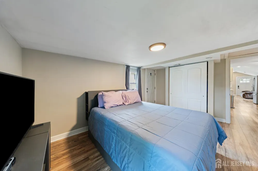 285 Shoreland Circle Old Bridge, NJ 08879