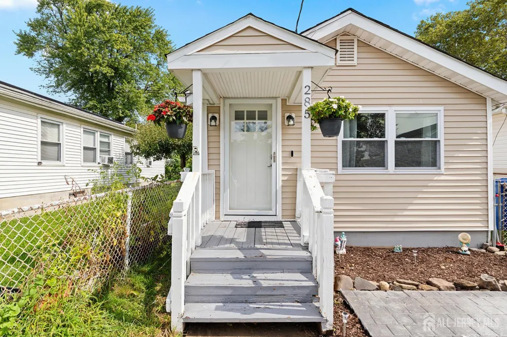 285 Shoreland Circle Old Bridge, NJ 08879
