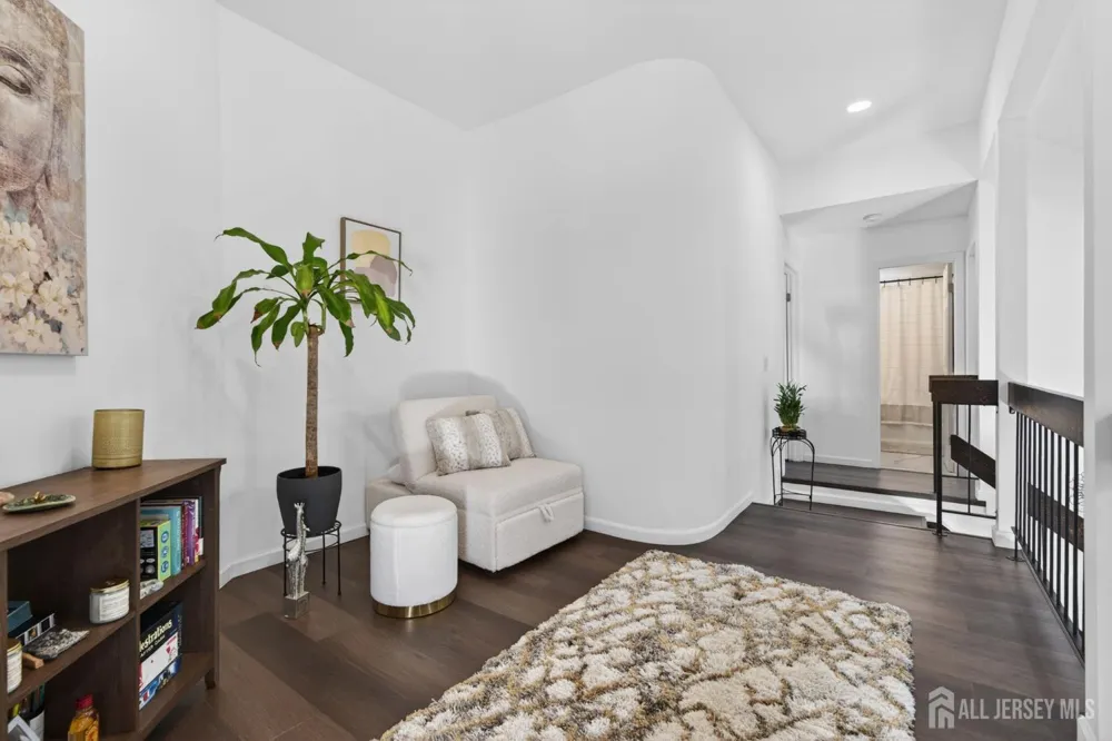 66 Kingsberry Drive Franklin, NJ 08873