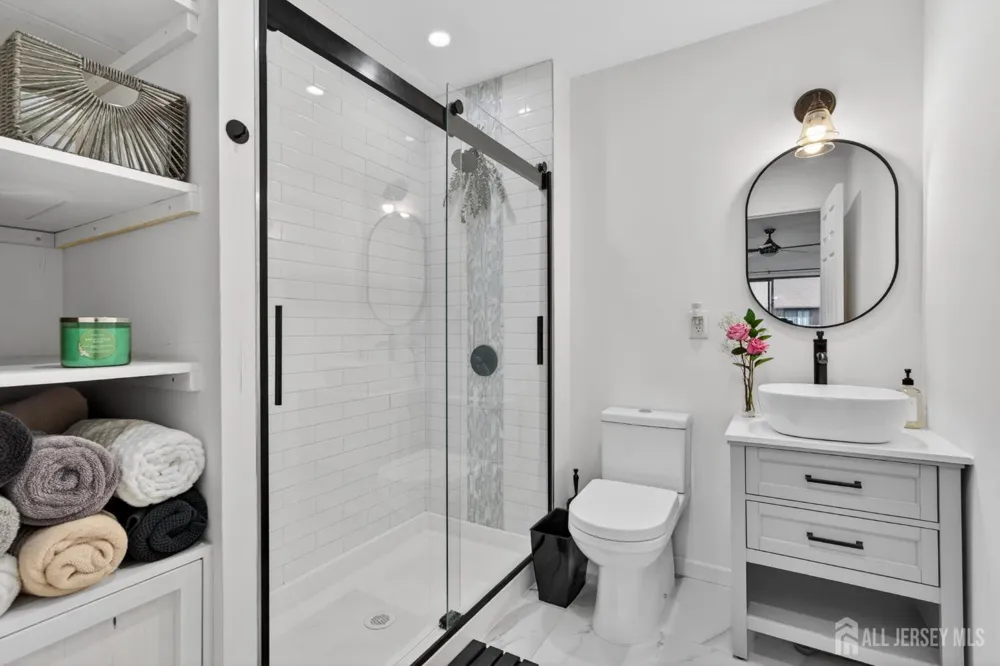 66 Kingsberry Drive Franklin, NJ 08873