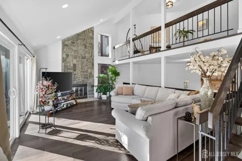 66 Kingsberry Drive