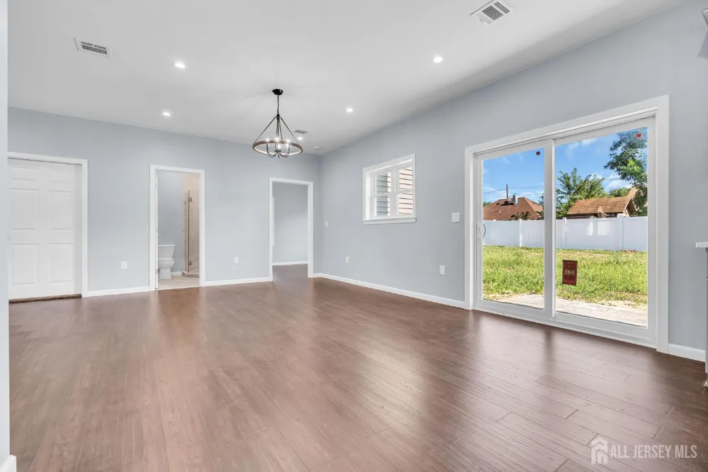 22 Parkerson Road Edison, NJ 08817