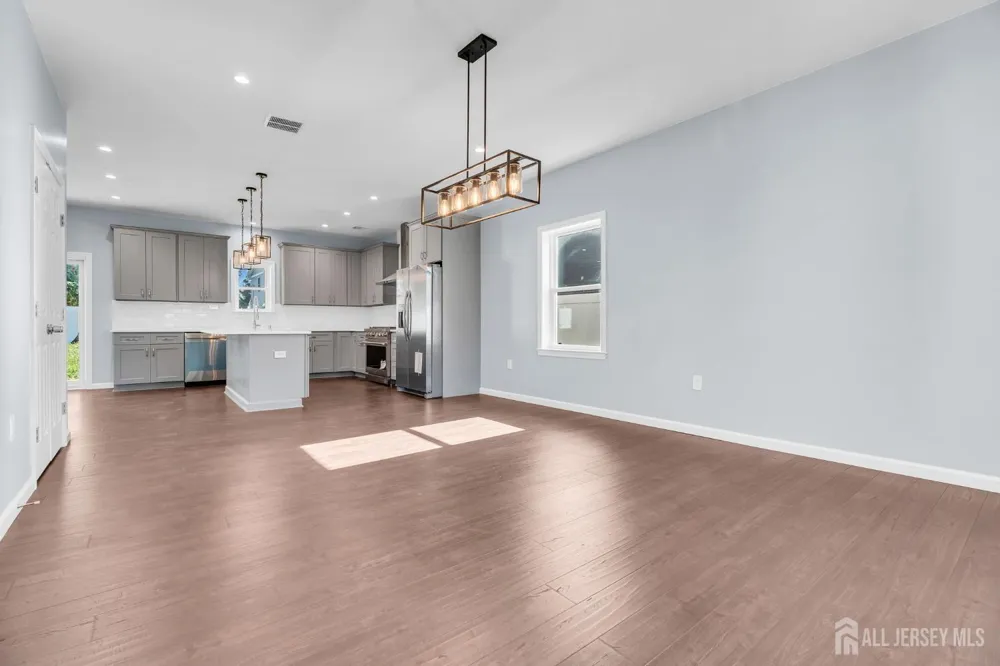 22 Parkerson Road Edison, NJ 08817