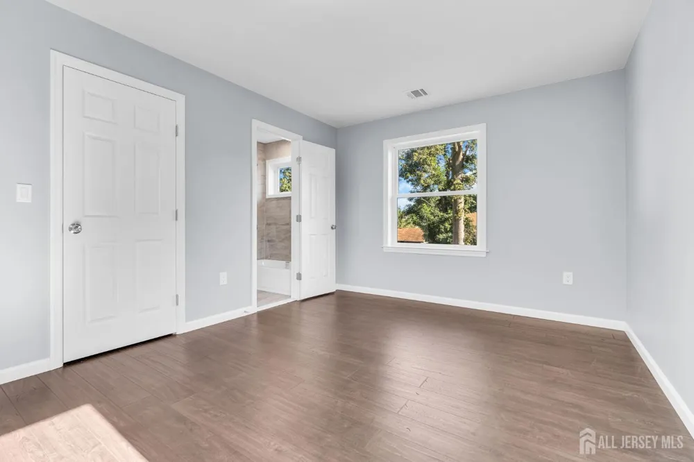 22 Parkerson Road Edison, NJ 08817