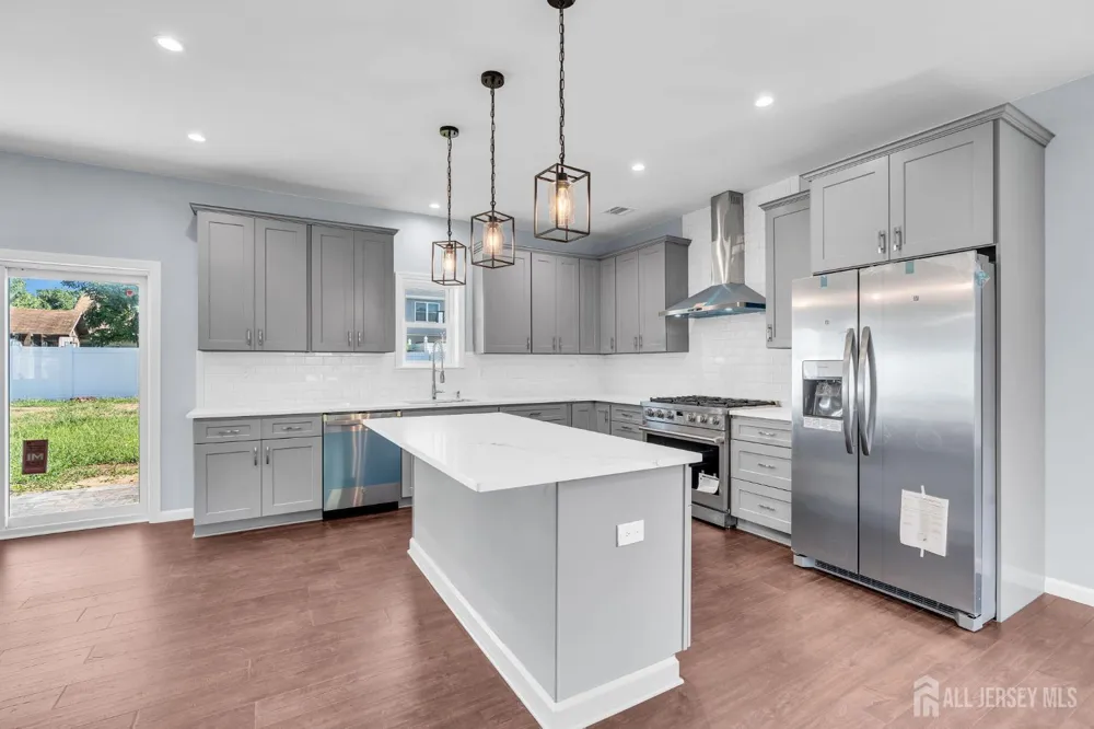 22 Parkerson Road Edison, NJ 08817