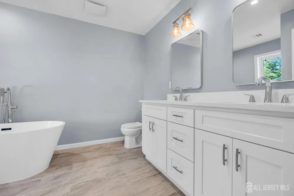 22 Parkerson Road Edison, NJ 08817