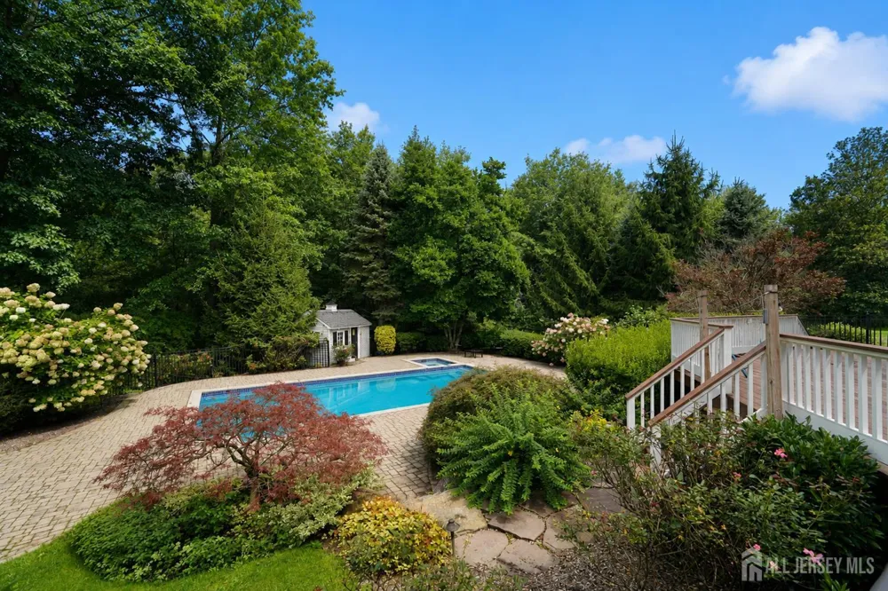 17 spring lake Drive Chester, NJ 07931