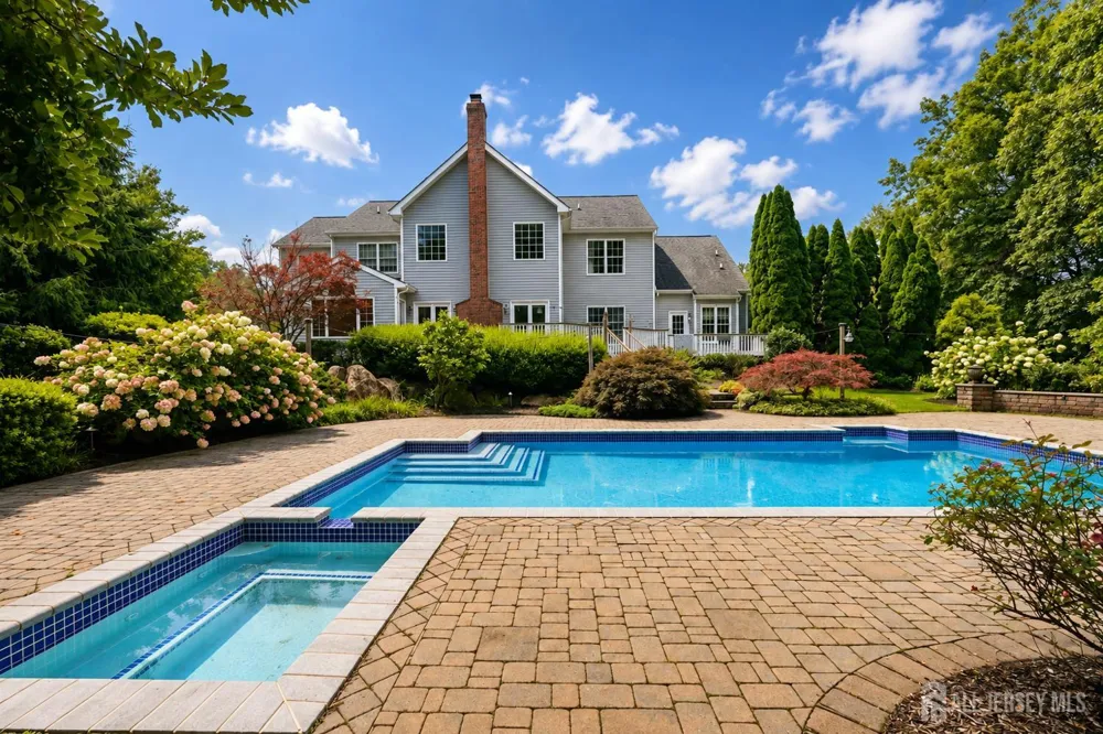 17 spring lake Drive Chester, NJ 07931