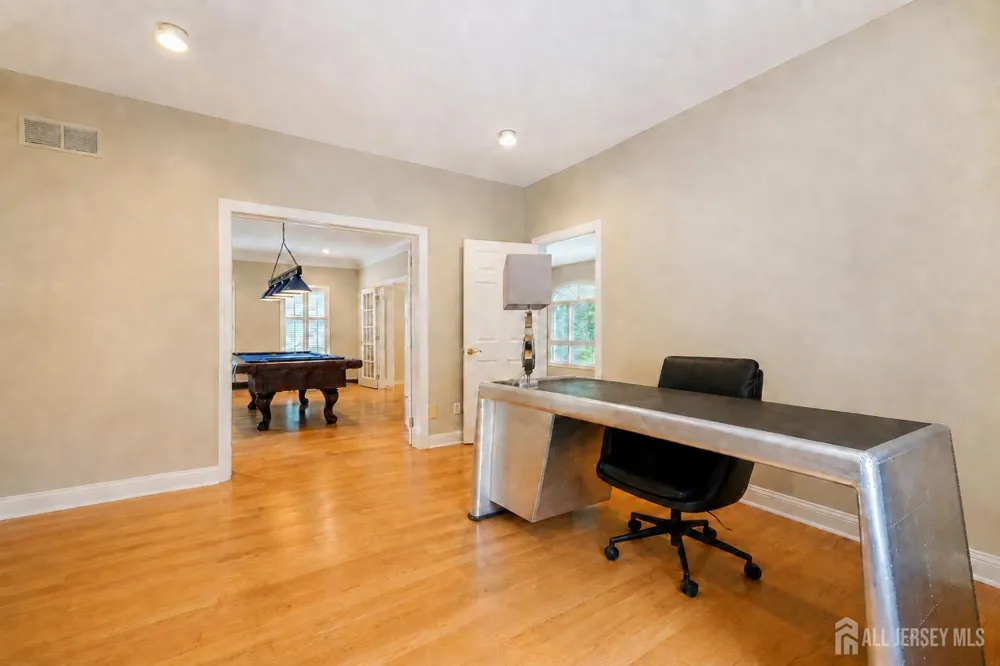 17 spring lake Drive Chester, NJ 07931