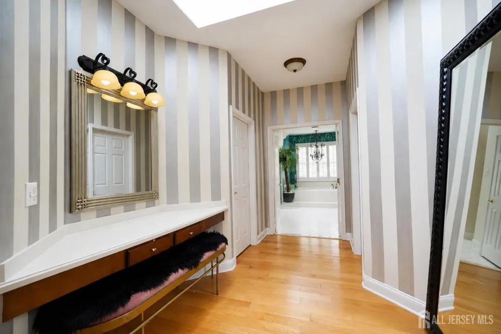 17 spring lake Drive Chester, NJ 07931