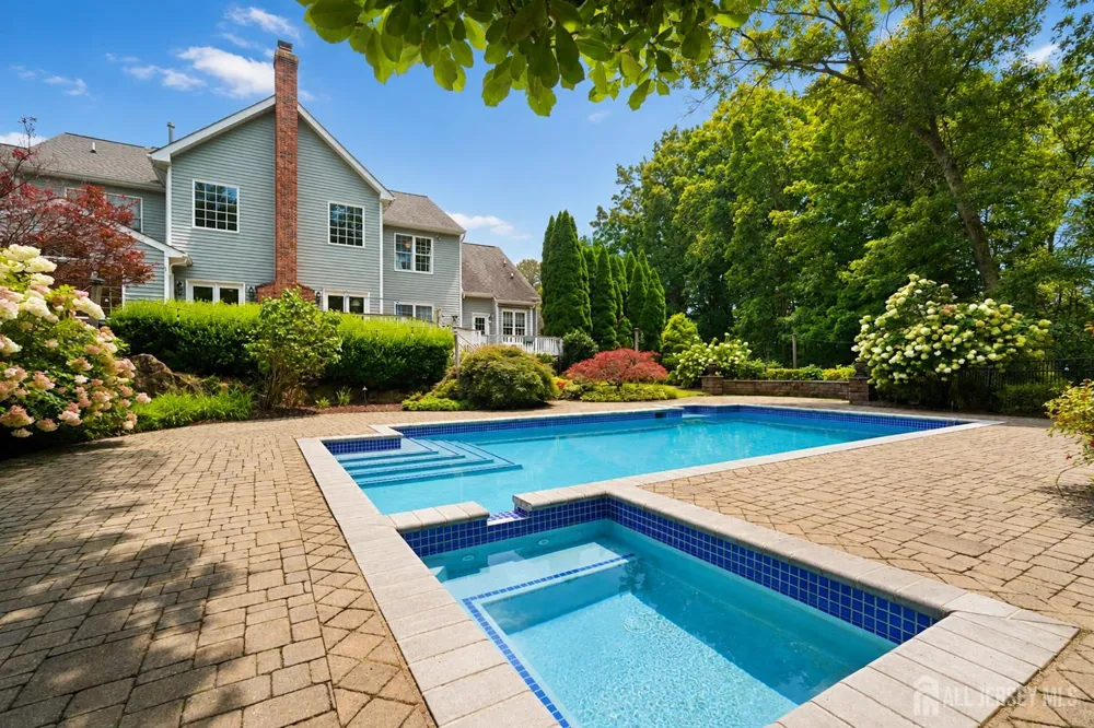 17 spring lake Drive Chester, NJ 07931