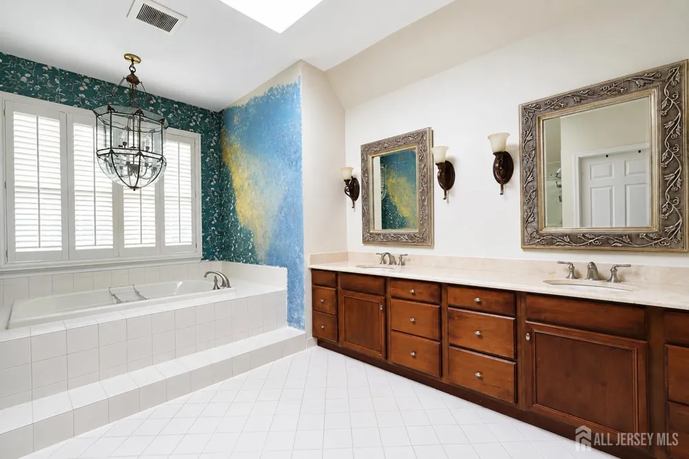 17 spring lake Drive Chester, NJ 07931