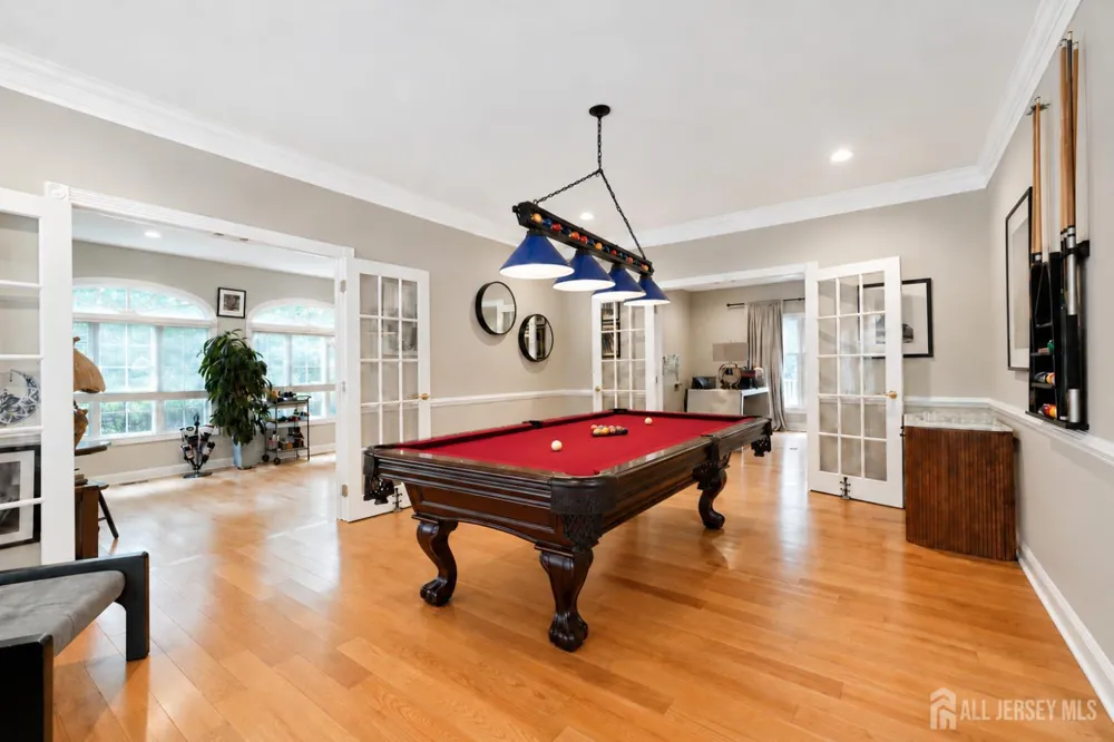 17 spring lake Drive Chester, NJ 07931