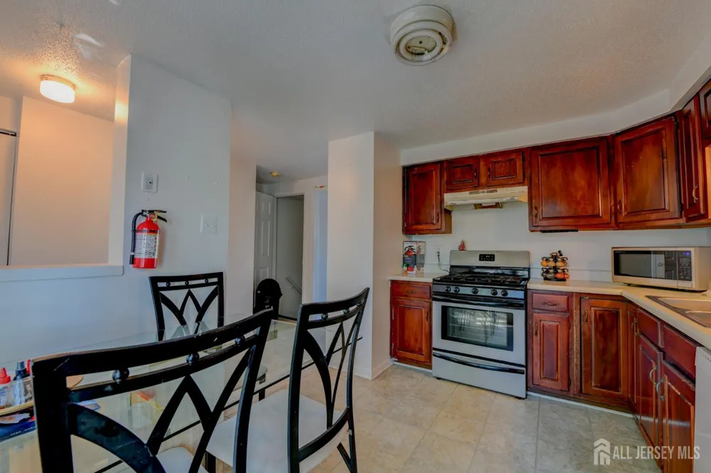 493 Fayette Street Perth Amboy, NJ 08861