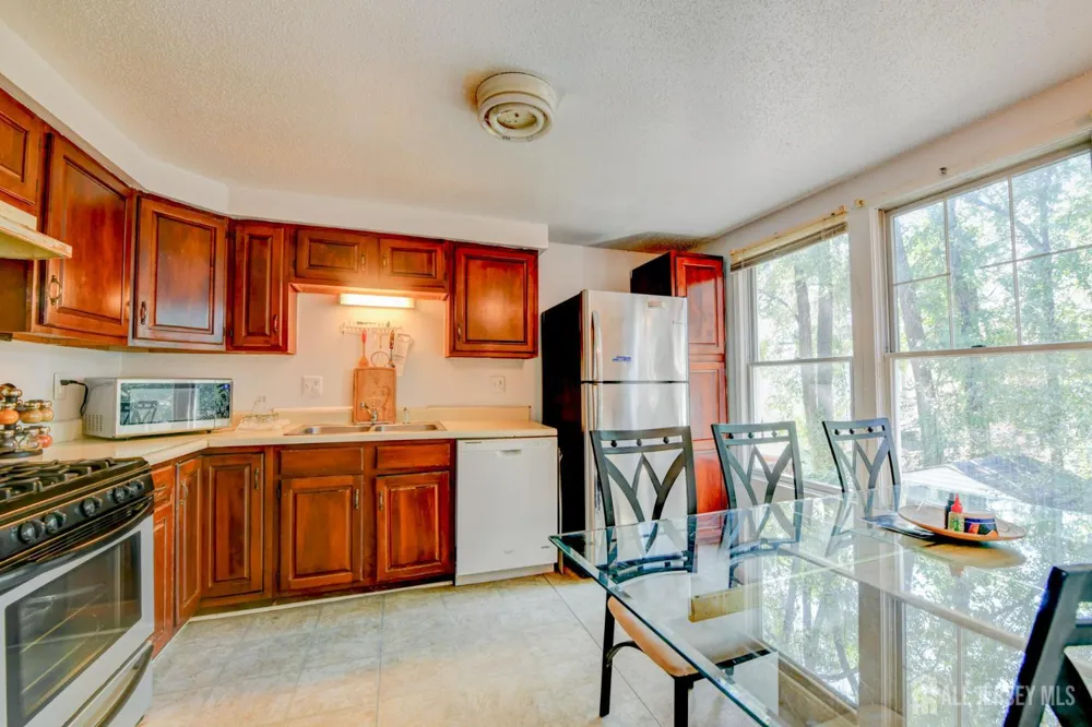493 Fayette Street Perth Amboy, NJ 08861