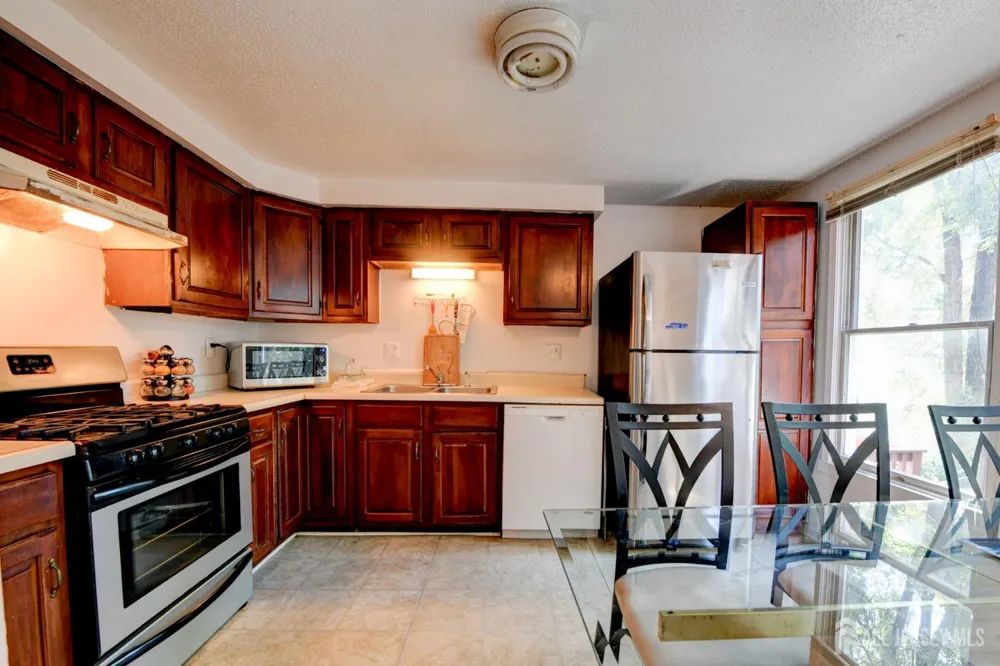 493 Fayette Street Perth Amboy, NJ 08861