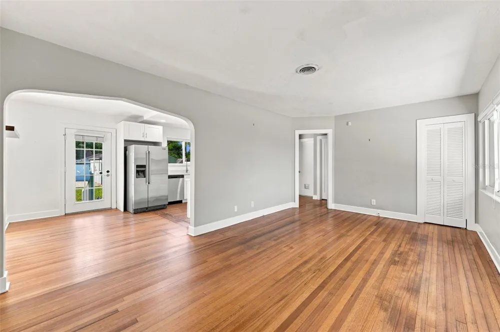 2114 21ST AVENUE St Petersburg, FL 33713