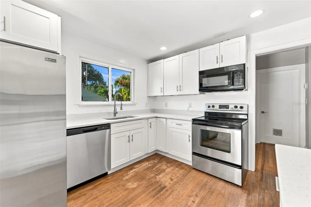 2114 21ST AVENUE St Petersburg, FL 33713