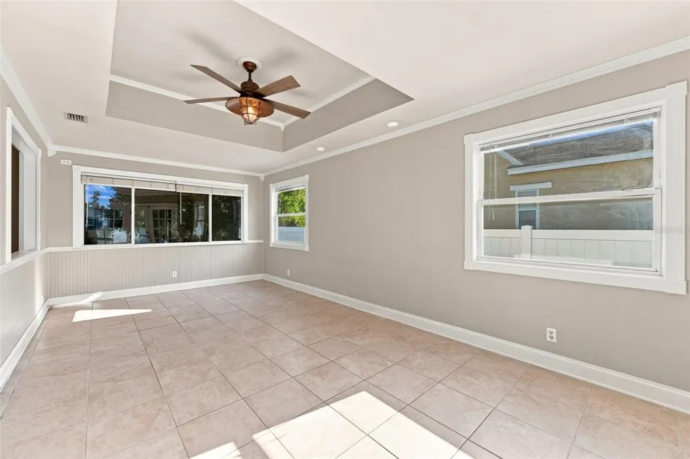 2114 21ST AVENUE St Petersburg, FL 33713
