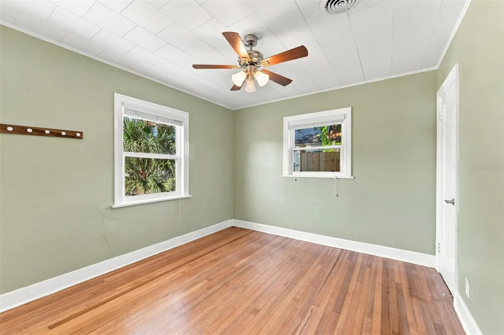 2114 21ST AVENUE St Petersburg, FL 33713