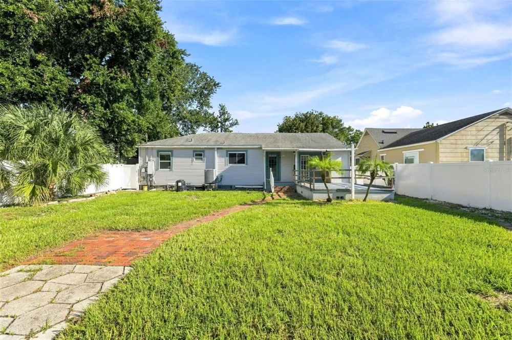 2114 21ST AVENUE St Petersburg, FL 33713