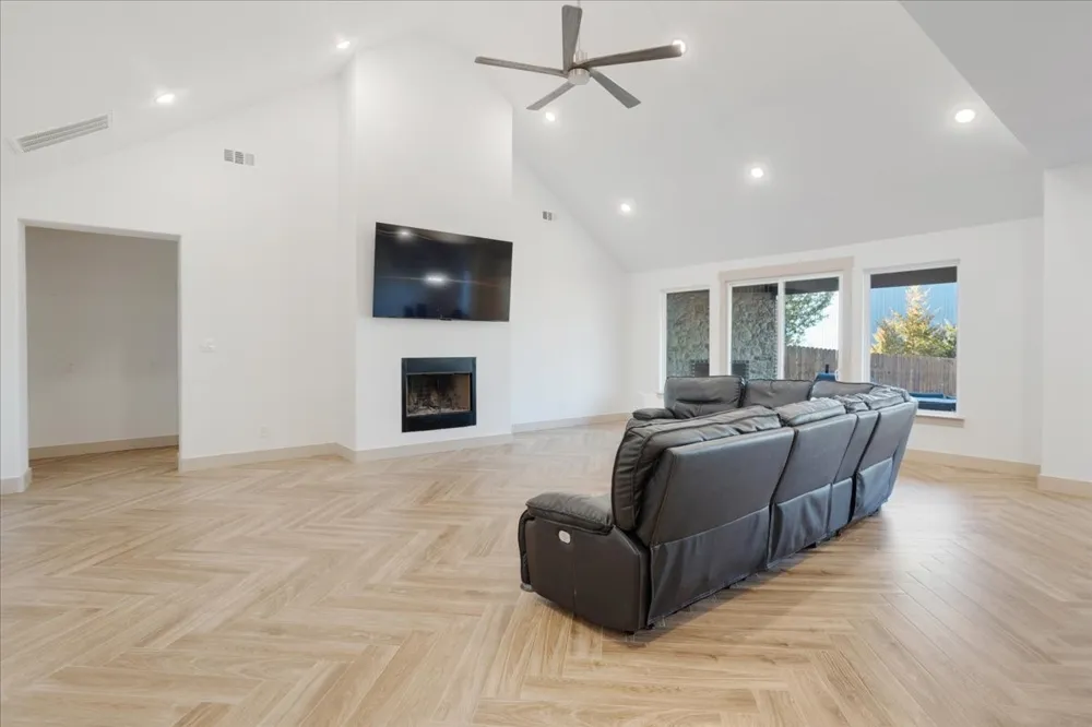 920 Oil Mill Road Van Alstyne, TX 75495
