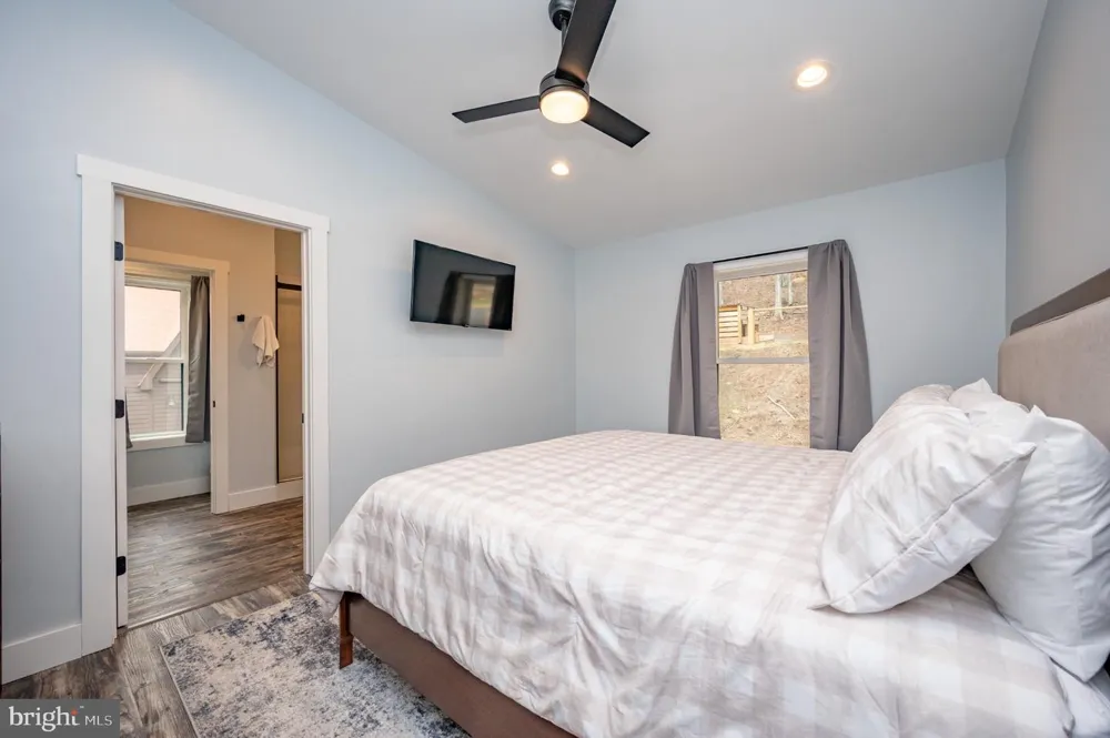 78 GLEN COVE CIRCLE Swanton, MD 21561
