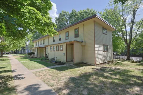25 Farragut Road
