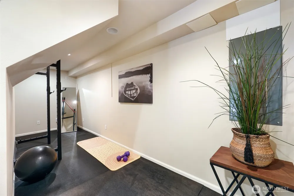 12025 56th Place S Seattle, WA 98178