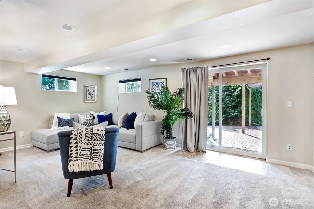 12025 56th Place S Seattle, WA 98178