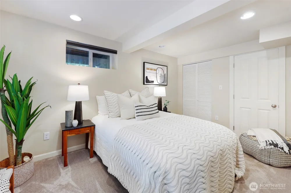 12025 56th Place S Seattle, WA 98178