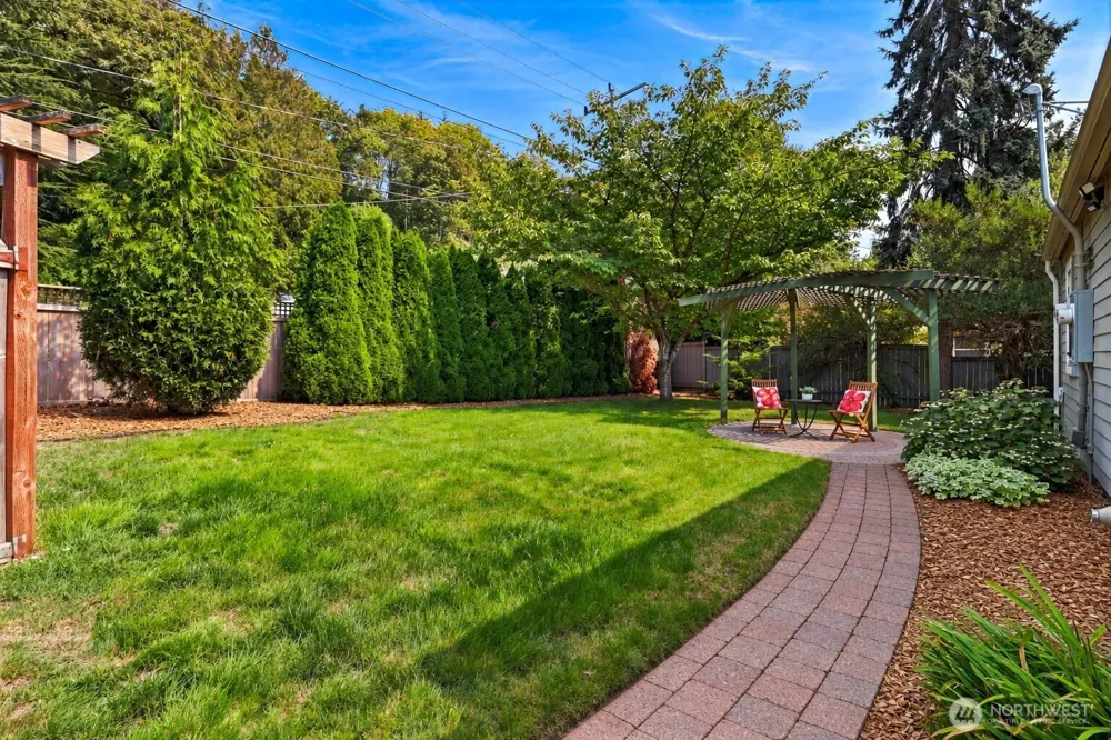 12025 56th Place S Seattle, WA 98178