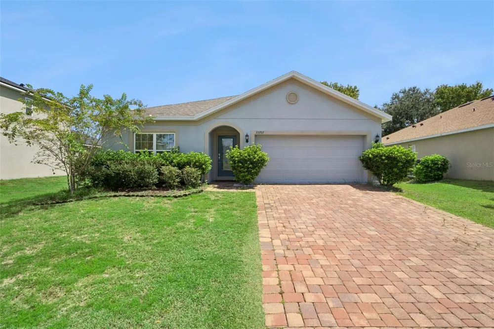 23707 COMPANERO DRIVE Sorrento, FL 32776