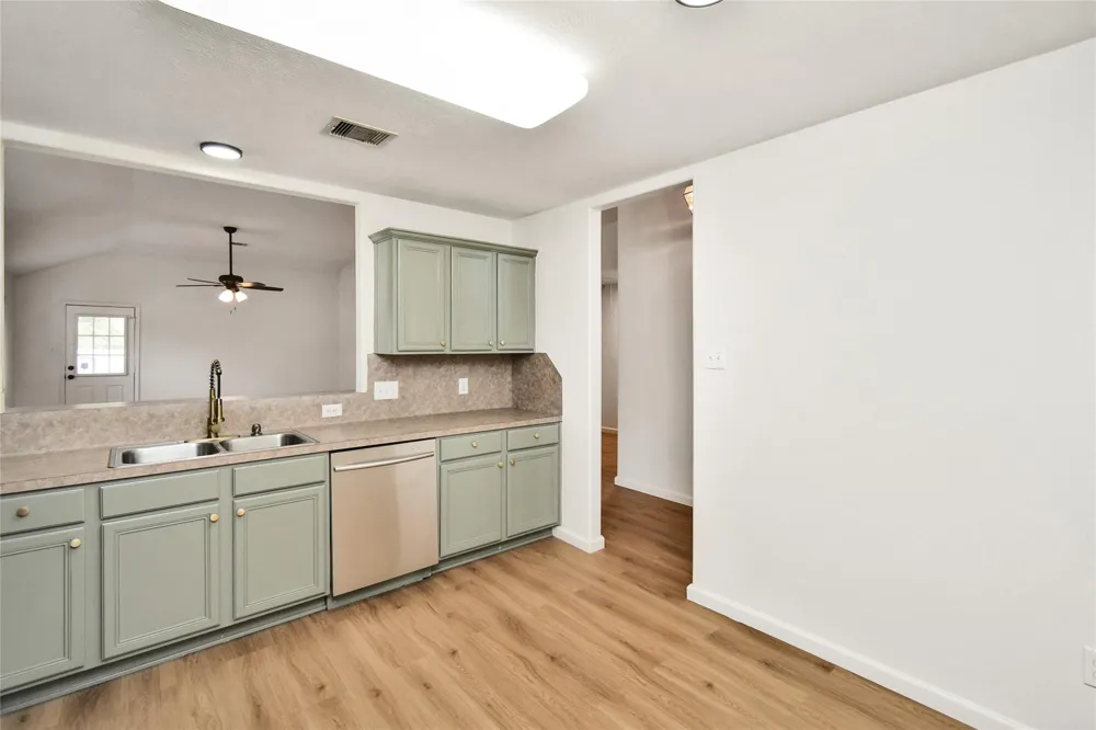 34552 Park Green Brookshire, TX 77423