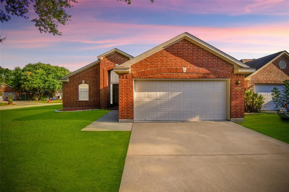 34552 Park Green Brookshire, TX 77423