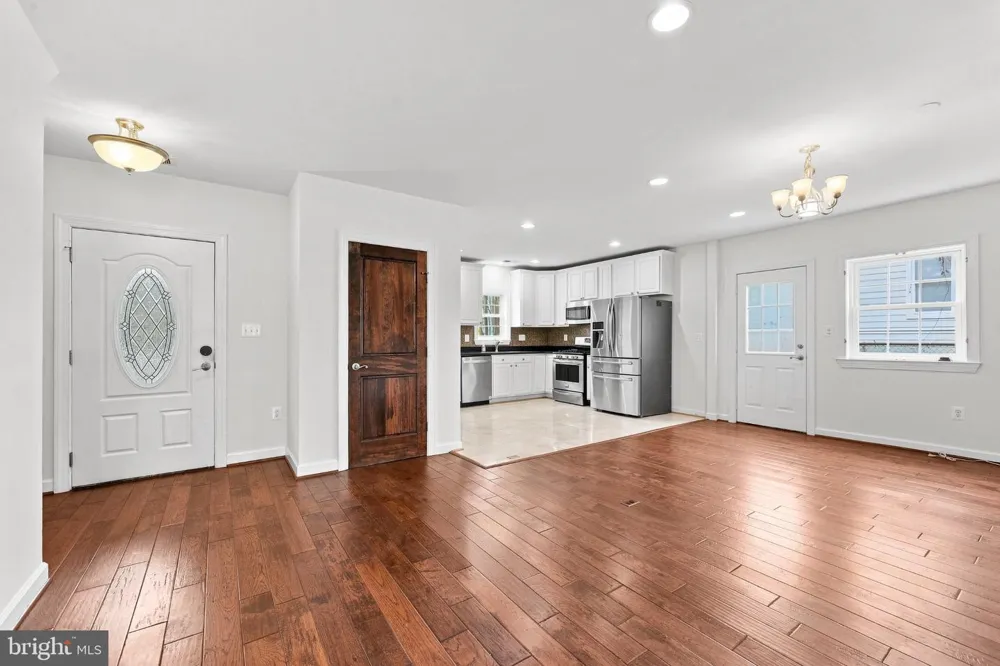 2001 6TH STREET S Arlington, VA 22204