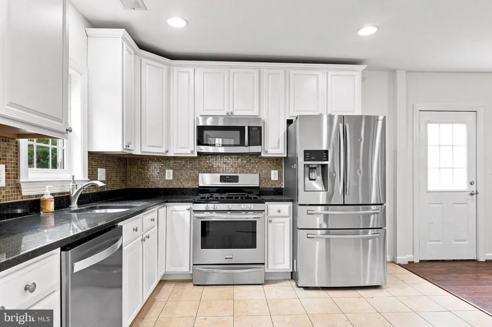 2001 6TH STREET S Arlington, VA 22204