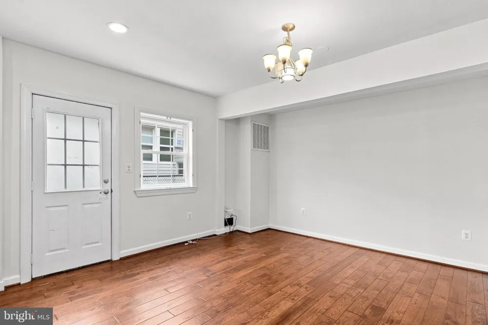 2001 6TH STREET S Arlington, VA 22204
