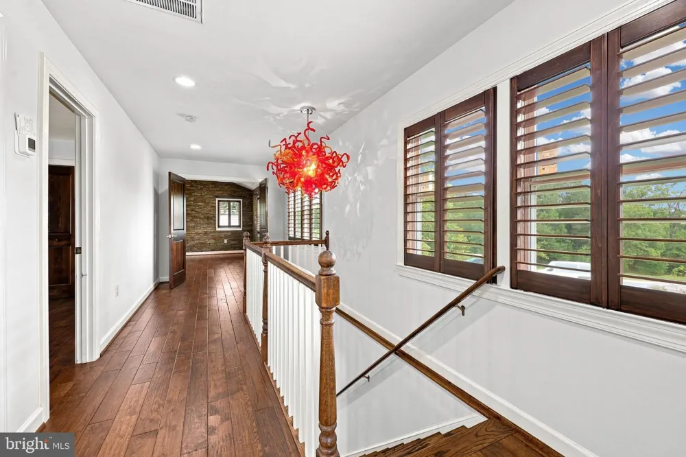 2001 6TH STREET S Arlington, VA 22204