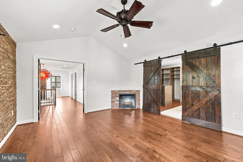 2001 6TH STREET S Arlington, VA 22204